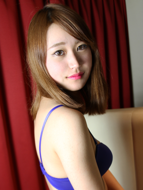 激安ヌキ道楽・南大阪店 あいな 27歳 T：160　B：84(C)　W：56　H：84